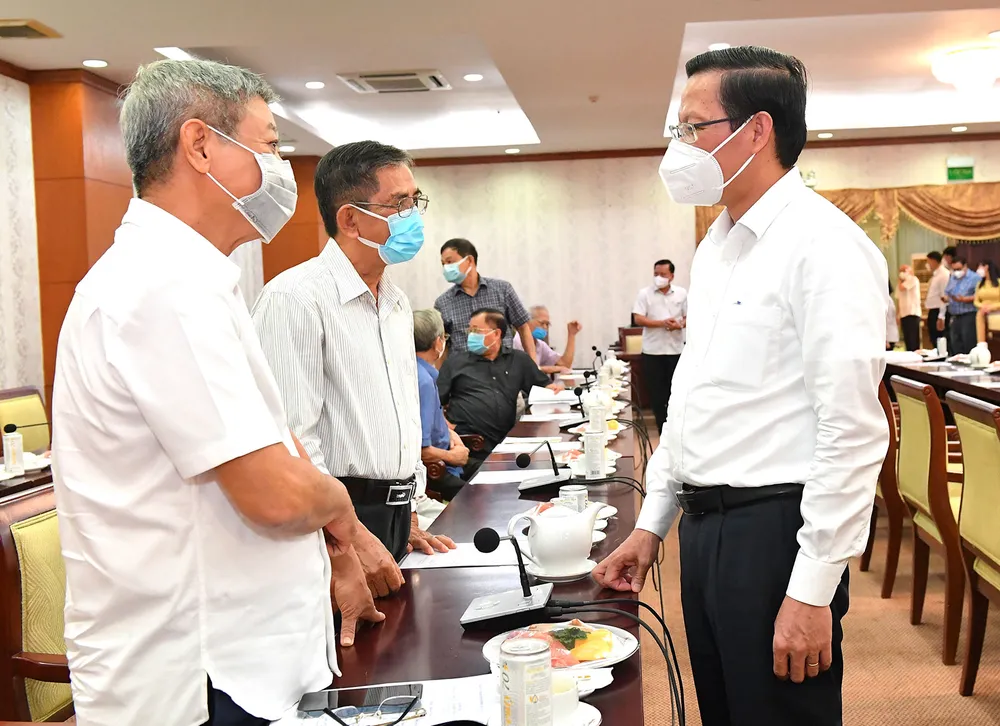 Lãnh đạo TPHCM gặp gỡ cán bộ cao cấp nghỉ hưu ảnh 2