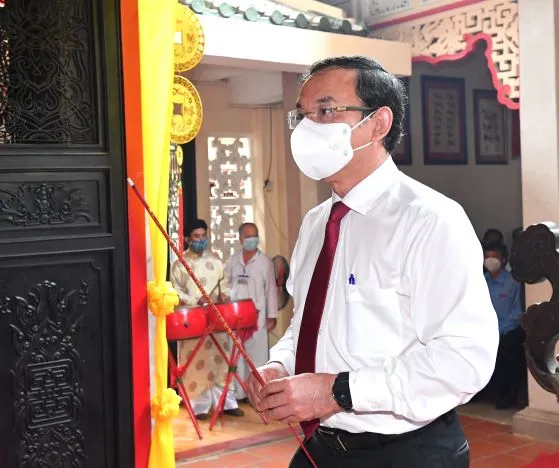 Lãnh đạo TPHCM dự Lễ Khai hạ - Cầu an tại Lăng Ông Bà Chiểu ảnh 2