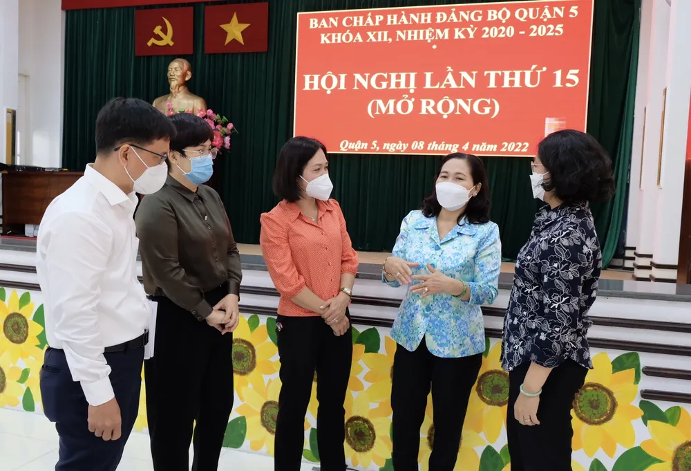 Nâng cao giám sát trách nhiệm lãnh đạo UBND quận, phường trong việc tiếp xúc, đối thoại với dân ảnh 1