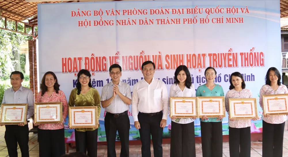 Văn phòng Đoàn ĐBQH và HĐND TPHCM tổ chức về nguồn tại tỉnh Đồng Tháp ảnh 5