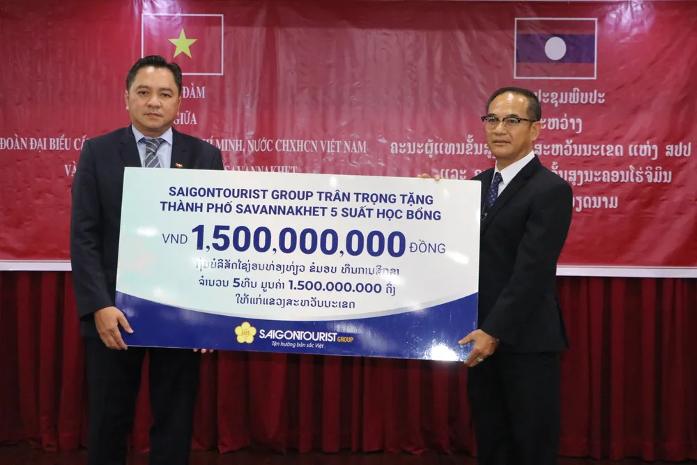 TPHCM và tỉnh Savannakhet ký kết Bản ghi nhớ hợp tác giai đoạn 2022-2025 ảnh 7