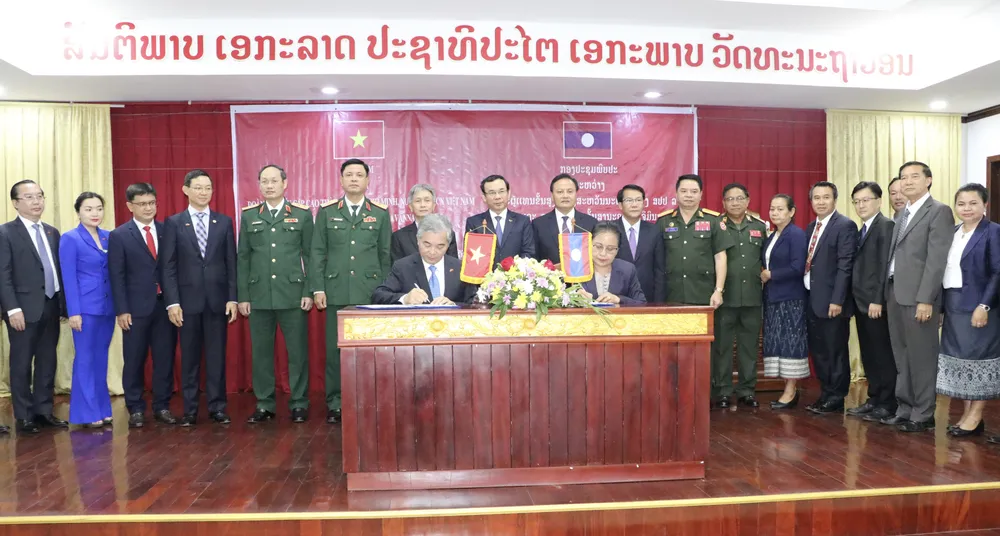 Chuyến thăm và làm việc của đoàn đại biểu cấp cao TPHCM tại Lào thành công tốt đẹp ảnh 11