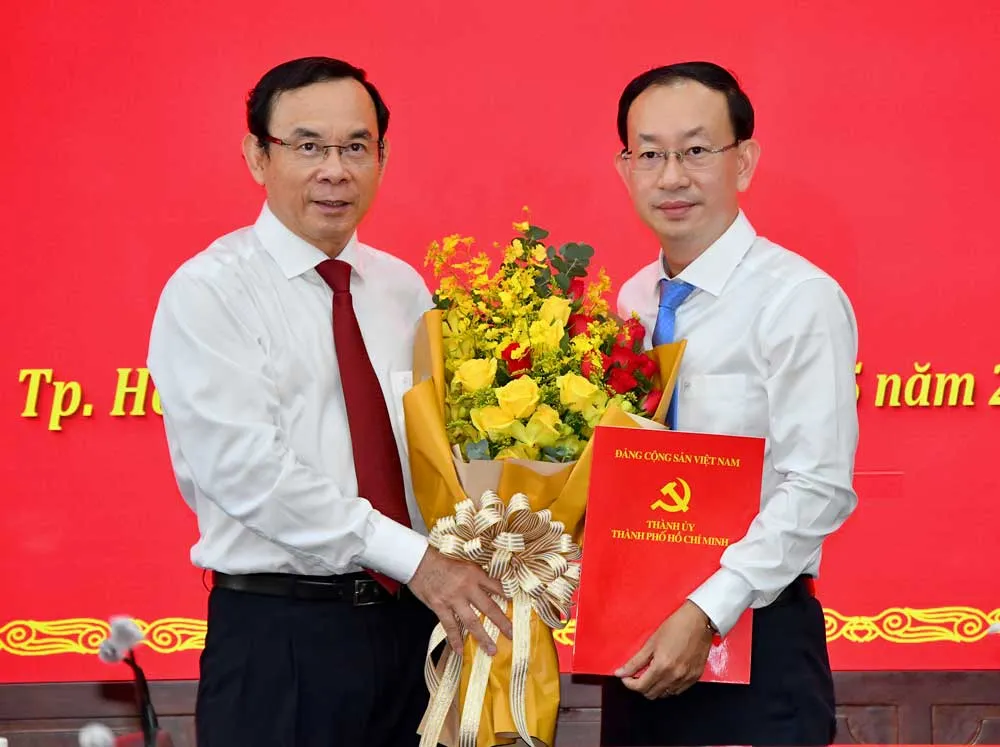 Phó Chánh Văn phòng Thành ủy TPHCM giữ chức Bí thư Quận ủy quận 4 ảnh 3