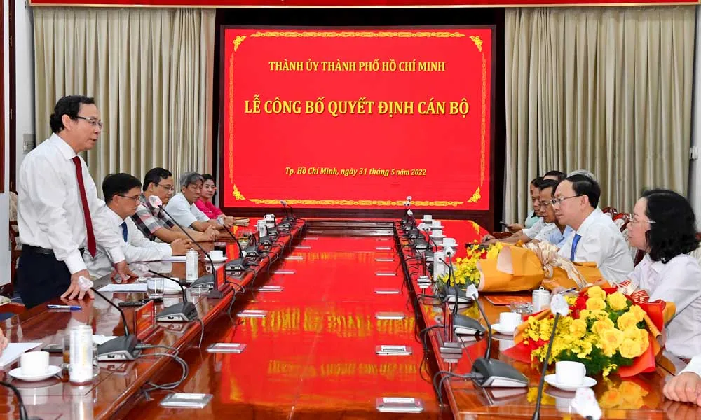 Phó Chánh Văn phòng Thành ủy TPHCM giữ chức Bí thư Quận ủy quận 4 ảnh 1