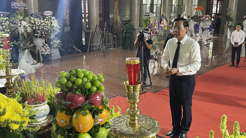 Lãnh đạo, nguyên lãnh đạo Đảng, Nhà nước viếng cô Bảy Huệ ảnh 10