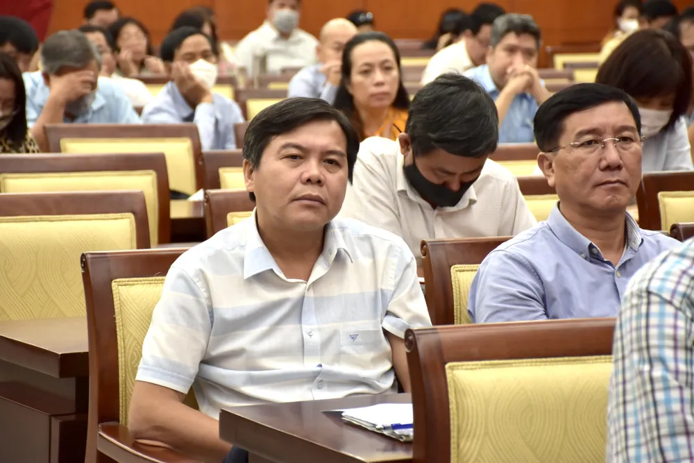 Thành ủy TPHCM tổ chức hội nghị thông tin thời sự đến cán bộ chủ chốt ảnh 3