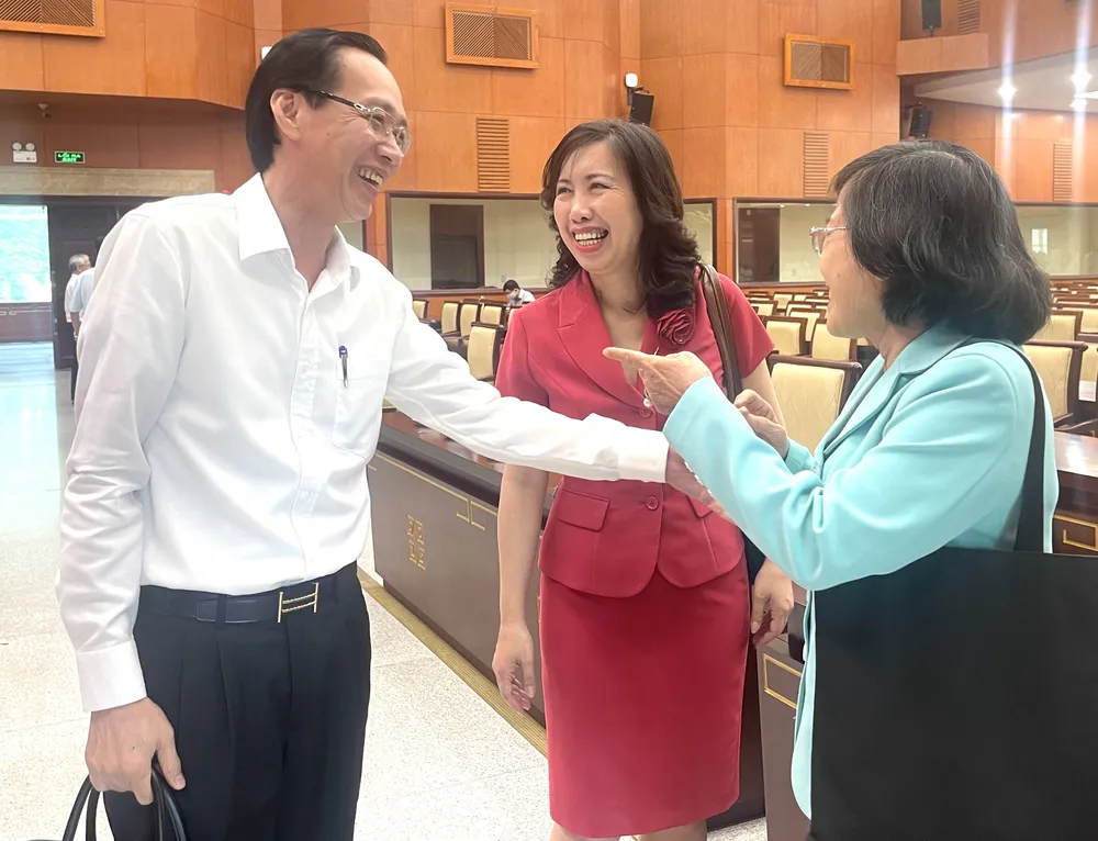 Thành ủy TPHCM tổ chức hội nghị thông tin thời sự đến cán bộ chủ chốt ảnh 4