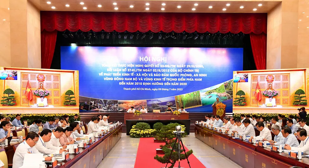 Chuyên gia kinh tế: TPHCM phát triển chậm lại là một nghịch lý ảnh 1