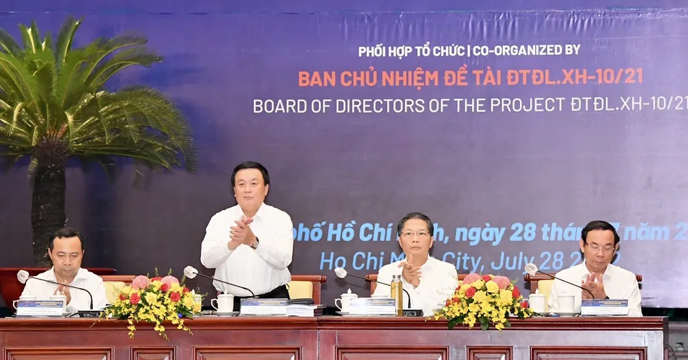 Tìm giải pháp đột phá, góp phần hoàn thiện chủ trương, chính sách công nghiệp hóa, hiện đại hóa đất nước ảnh 1