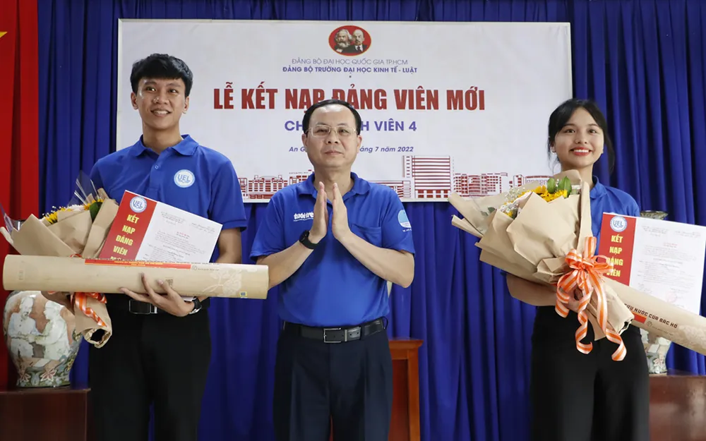 Kết nạp Đảng cho chiến sĩ tình nguyện tại tỉnh An Giang ảnh 2