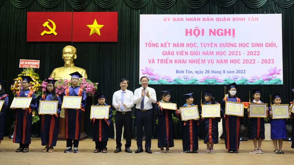 Chăm lo học sinh là con em công nhân ở các khu công nghiệp, khu chế xuất ảnh 4