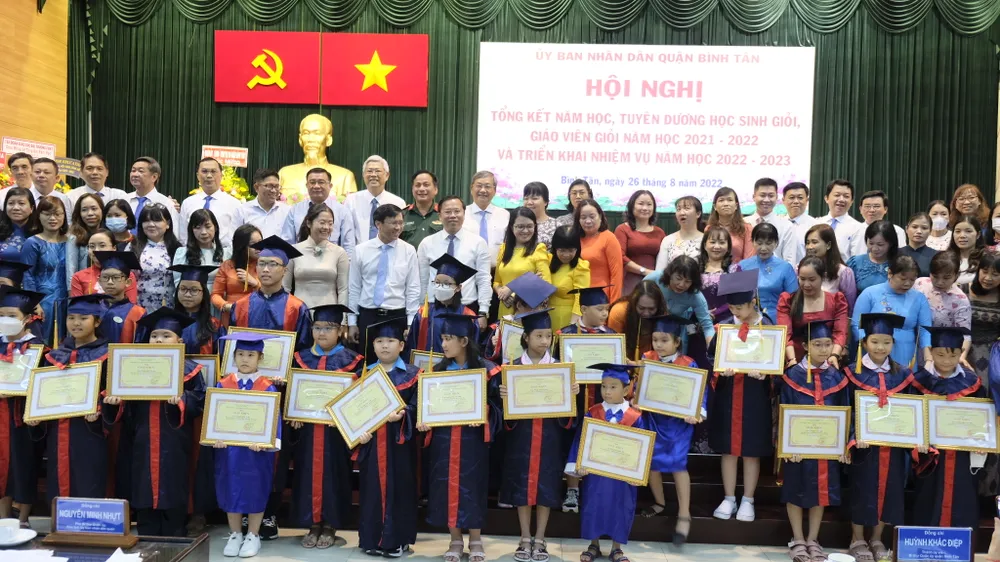 Chăm lo học sinh là con em công nhân ở các khu công nghiệp, khu chế xuất ảnh 1