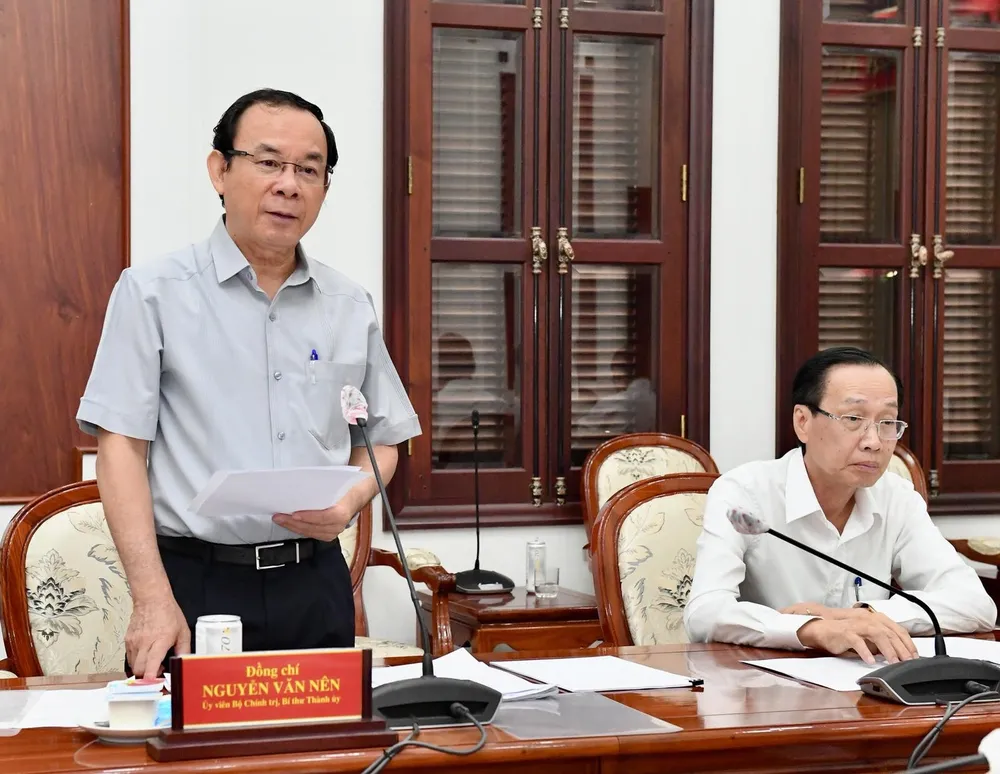 Xây dựng môi trường sống, làm việc để cán bộ phục vụ dân tốt hơn ảnh 2