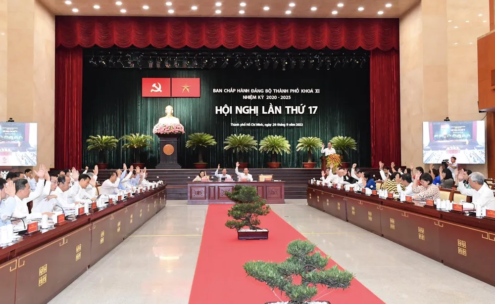 Bí thư Thành ủy TPHCM: TPHCM đề xuất đăng cai thí điểm những vấn đề mới, chưa có quy định ảnh 1