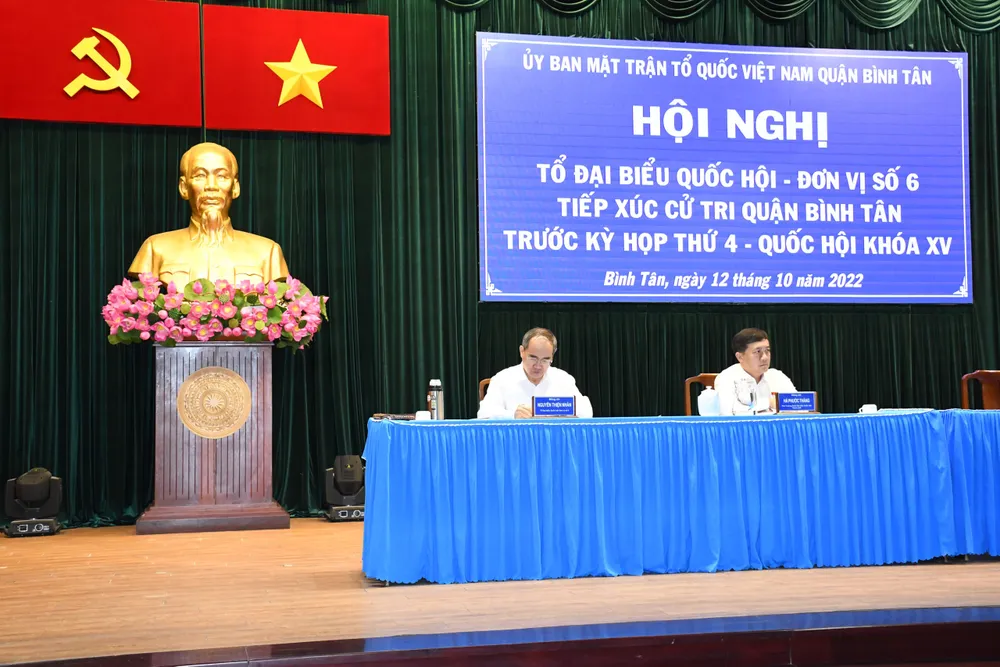 Cử tri kiến nghị cần sớm ổn định thị trường xăng dầu ảnh 2