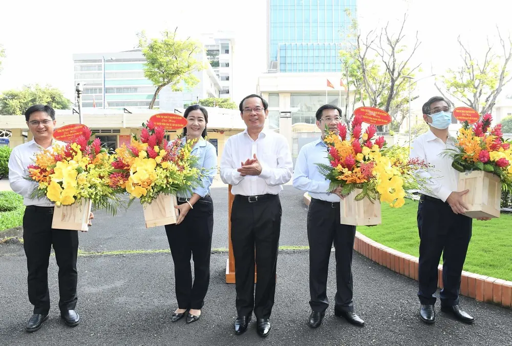 Bí thư Thành ủy TPHCM Nguyễn Văn Nên: Hạnh phúc nhất là bên cạnh mình không còn người nghèo khổ ảnh 2