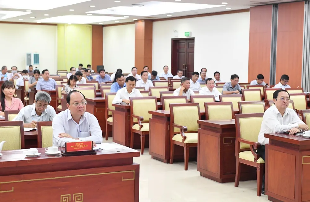 Chủ tịch UBND TPHCM Phan Văn Mãi: TPHCM đang phối hợp xây dựng đề án Cảng trung chuyển quốc tế Cần Giờ ảnh 2