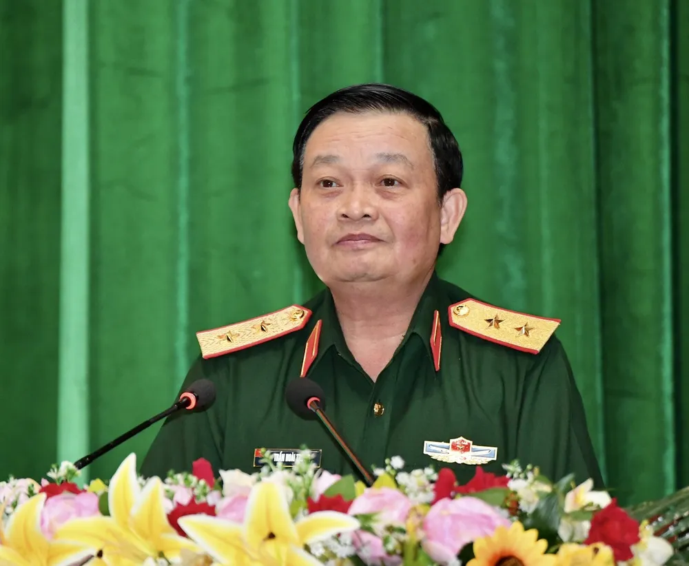 Trung tướng Trần Hoài Trung: Không phát triển kinh tế - xã hội bằng mọi giá ảnh 2