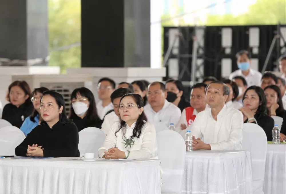 Tưởng niệm đồng bào, cán bộ, chiến sĩ hi sinh, tử vong trong đại dịch Covid-19 ảnh 5