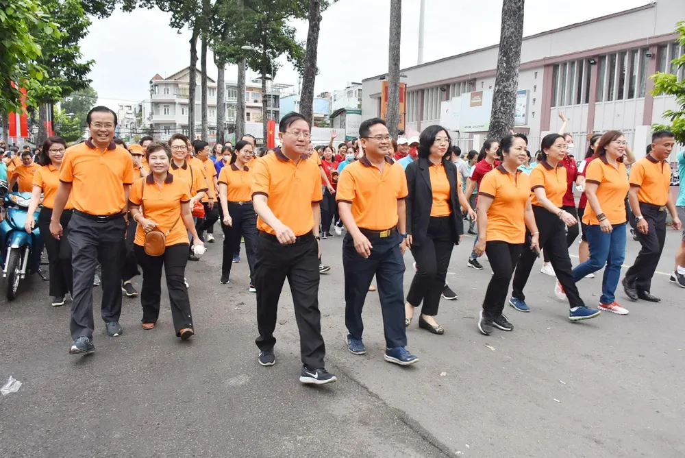 Quận 10: Hơn 5 tỷ đồng chăm lo người nghèo ảnh 1