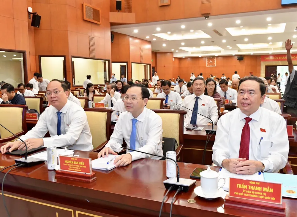 Chủ tịch HĐND TPHCM: Kỳ họp thông qua nhiều nghị quyết tác động trực tiếp đến đời sống người dân ảnh 4