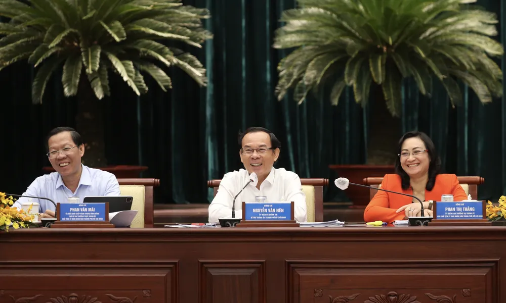 Bí thư Thành ủy TPHCM đến dự hội nghị tổng kết kinh tế - xã hội năm 2022 và triển khai kế hoạch, nhiệm vụ năm 2023. Ảnh: HOÀNG HÙNG