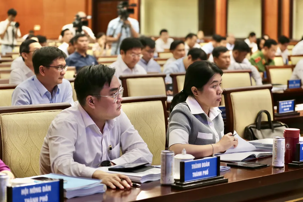 Bí thư Thành ủy TPHCM yêu cầu, ở mỗi cấp, mỗi ngành và mỗi người phải làm đúng, làm tốt việc phải làm, cần làm của mình vì sự nghiệp chung, vì lợi ích của người dân. Ảnh: HOÀNG HÙNG