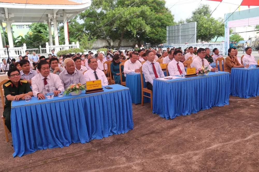 UBND huyện Cần Giờ (TPHCM) tổ chức lễ công bố và đón nhận quyết định của Thủ tướng Chính phủ về công nhận xã Long Hòa là xã An toàn khu thuộc TPHCM