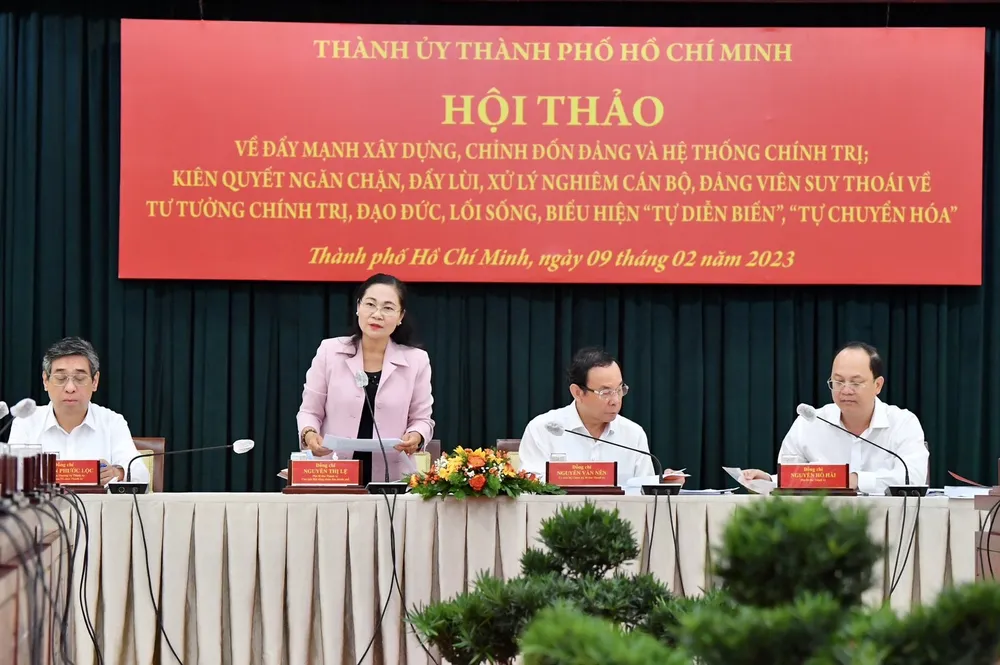 Chủ tịch HĐND TPHCM Nguyễn Thị Lệ phát biểu, điều hành hội thảo. Ảnh: VIỆT DŨNG