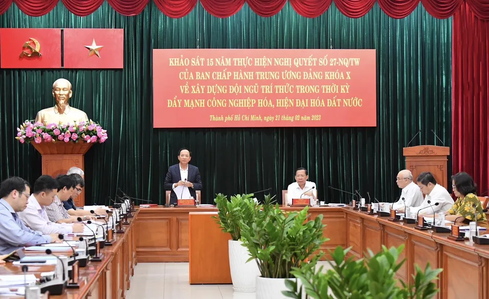 Đoàn khảo sát làm việc với TPHCM chiều 21-2-2023. Ảnh: VIỆT DŨNG