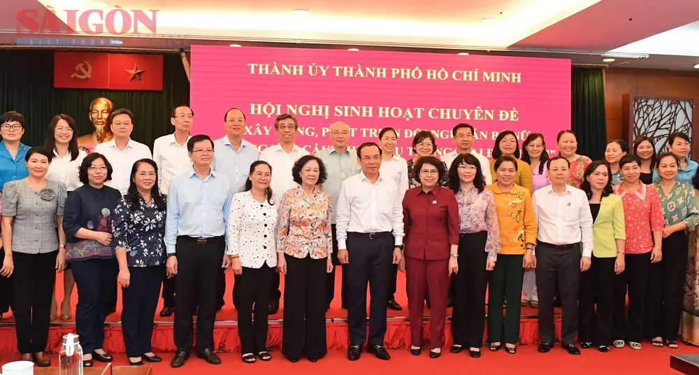 Các đại biểu dự hội nghị sinh hoạt chuyên đề về "xây dựng, phát triển đội ngũ cán bộ nữ đáp ứng yêu cầu, nhiệm vụ trong giai đoạn mới". Ảnh: VIỆT DŨNG