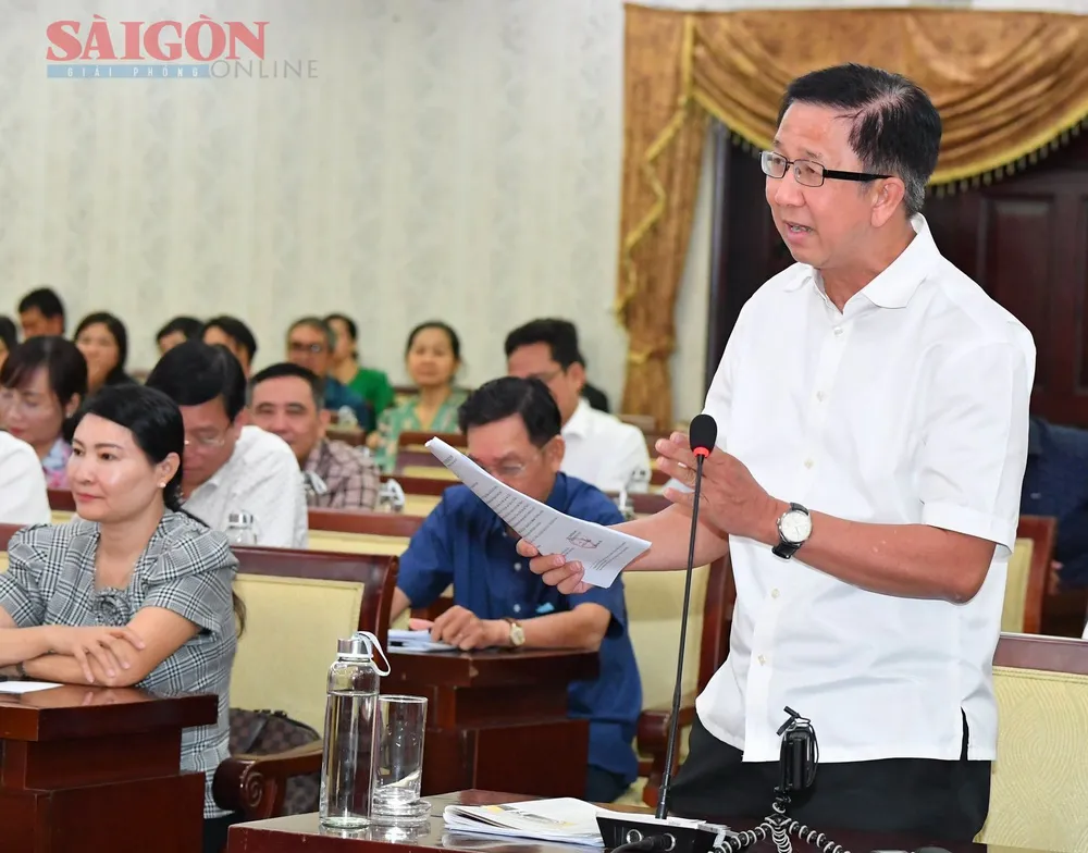 Phó Trưởng Ban Tuyên giáo Thành ủy TPHCM Phạm Đức Hải phân tích nhiều đặc điểm của TPHCM cần chú ý khi xây dựng, phát triển đội ngũ cán bộ nữ. Ảnh: VIỆT DŨNG