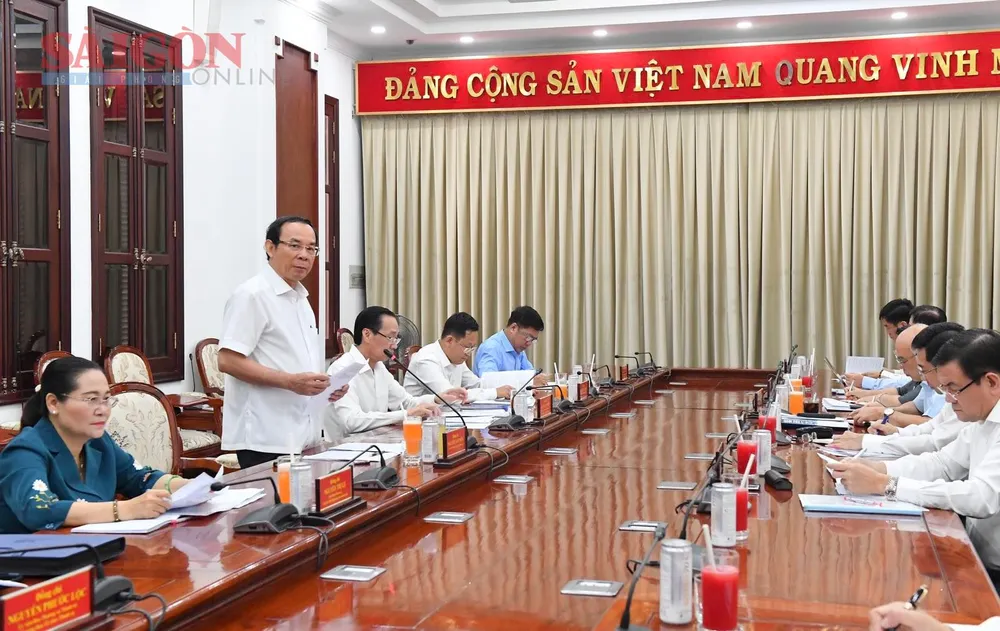Bí thư Thành ủy TPHCM Nguyễn Văn Nên chủ trì phiên họp thứ 3 của Ban Chỉ đạo. Ảnh: VIỆT DŨNG
