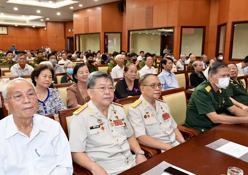 Đại biểu dự buổi họp mặt. Ảnh: VIỆT DŨNG