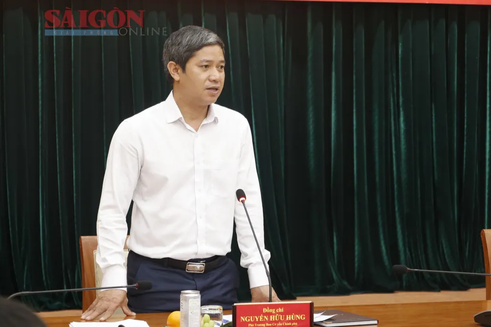 Phó Trưởng Ban Cơ yếu Chính phủ Nguyễn Hữu Hùng phát biểu. Ảnh: VĂN MINH