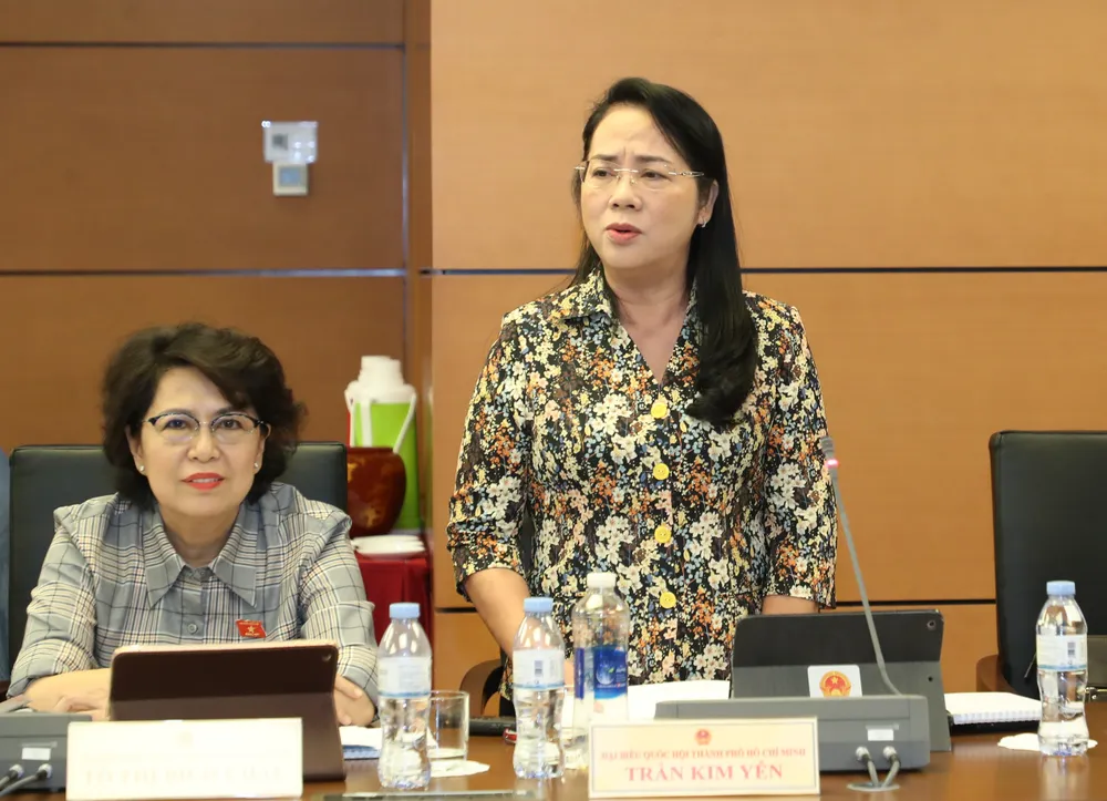 Đại biểu Trần Kim Yến phát biểu góp ý. Ảnh: QUANG PHÚC Đại biểu Trần Kim Yến phát biểu góp ý. Ảnh: QUANG PHÚC