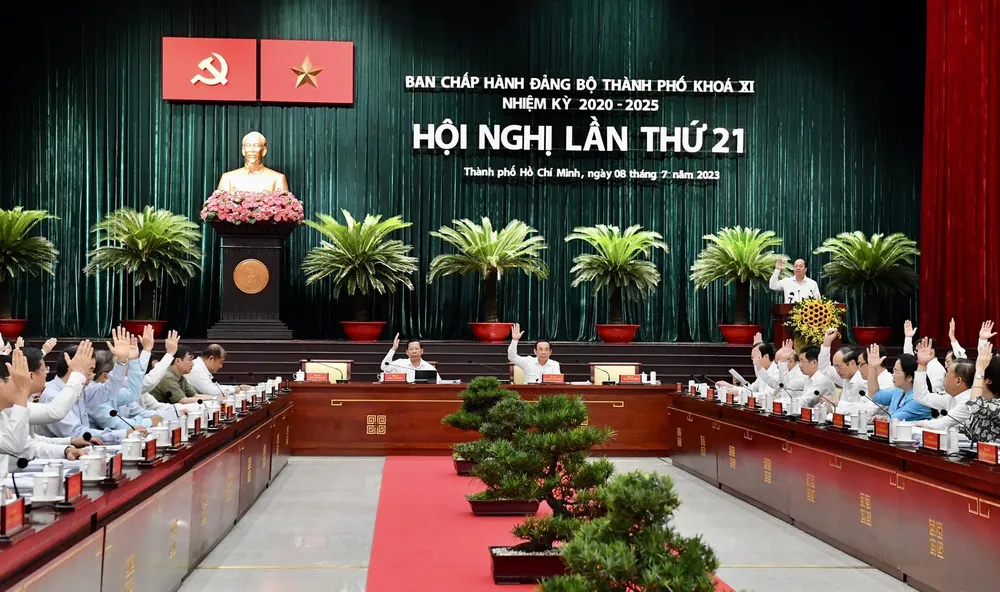 Hội nghị Thành ủy TPHCM lần thứ 21 mở rộng diễn ra sáng 8-7. Ảnh: VIỆT DŨNG