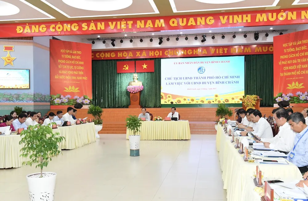 Quang cảnh buổi làm việc. Ảnh: VIỆT DŨNG