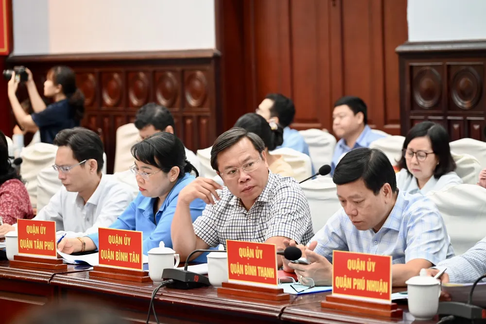 Lãnh đạo các quận ủy, huyện ủy và Thành ủy TP Thủ Đức dự hội nghị. Ảnh: VĂN MINH Lãnh đạo các quận ủy, huyện ủy và Thành ủy TP Thủ Đức dự hội nghị. Ảnh: VĂN MINH