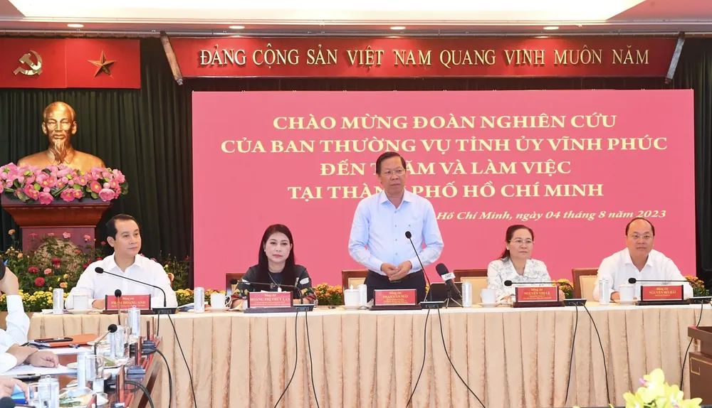 Phó Bí thư Thường trực Thành ủy TPHCM Phan Văn Mãi phát biểu. Ảnh: VIỆT DŨNG Phó Bí thư Thường trực Thành ủy TPHCM Phan Văn Mãi phát biểu. Ảnh: VIỆT DŨNG