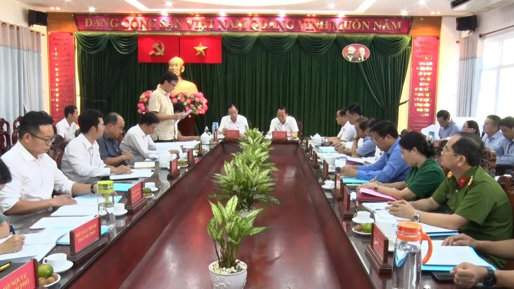 Quang cảnh buổi kiểm tra tại Huyện ủy huyện Bình Chánh. Ảnh: THANH BÌNH