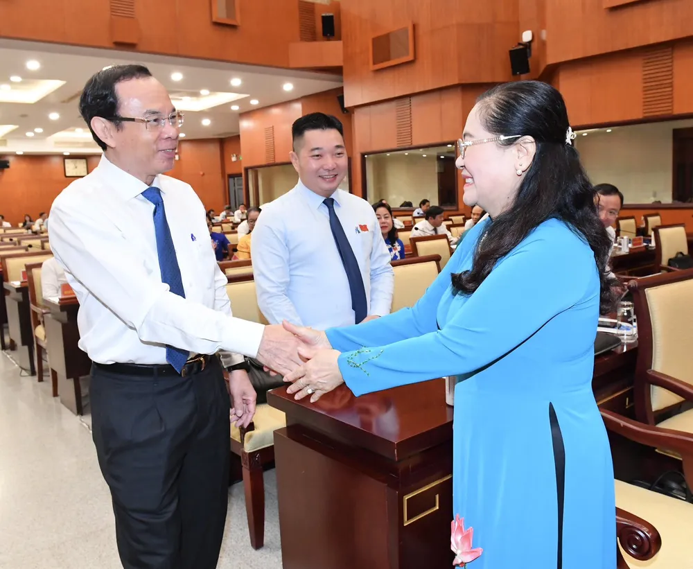 Bí thư Thành ủy TPHCM Nguyễn Văn Nên dự kỳ họp. Ảnh: VIỆT DŨNG Bí thư Thành ủy TPHCM Nguyễn Văn Nên dự kỳ họp. Ảnh: VIỆT DŨNG