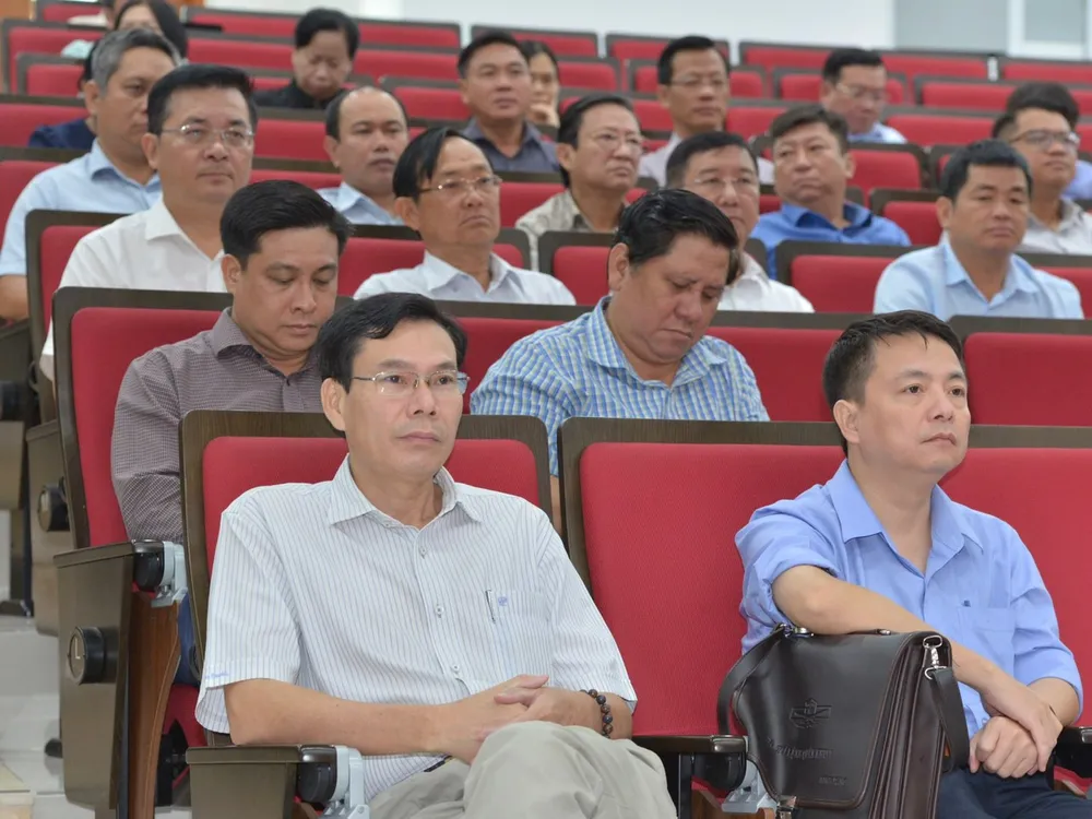 Lãnh đạo chủ chốt các cơ quan đơn vị dự hội nghị. Ảnh: CAO THĂNG