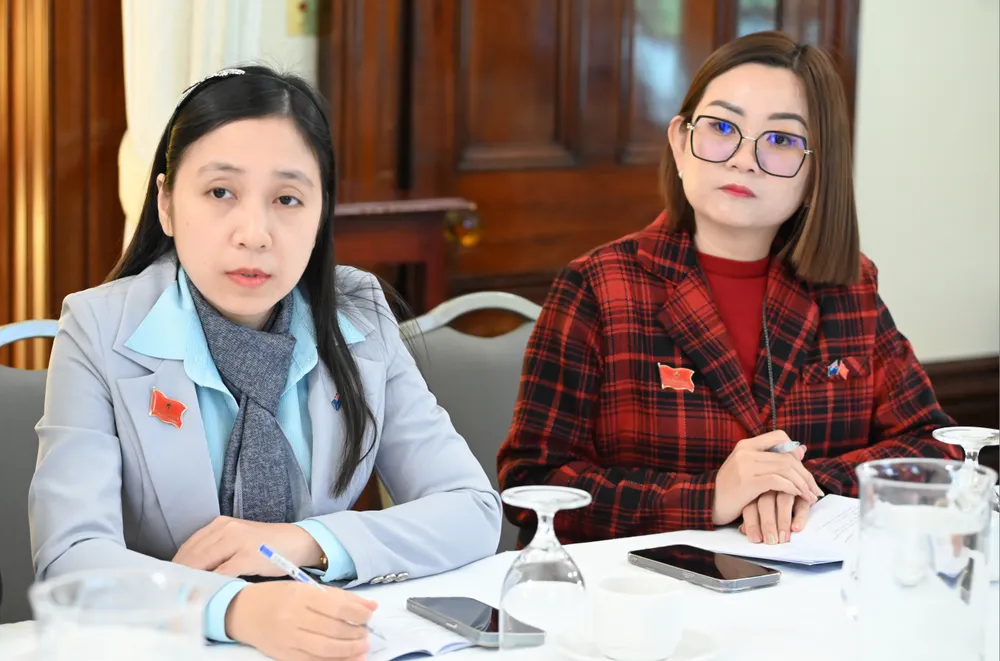 Đoàn đại biểu HĐND TPHCM đến làm việc với lãnh đạo TP Melbourne. Ảnh: VĂN MINH