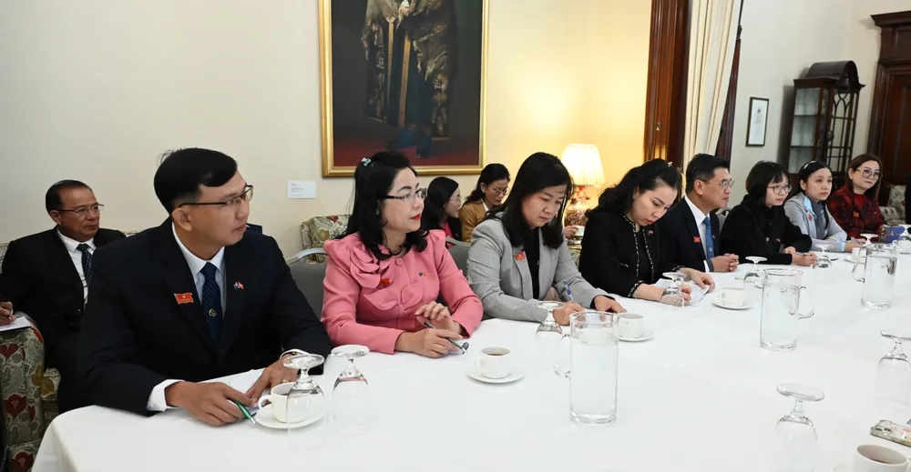 Đoàn đại biểu HĐND TPHCM đến làm việc với lãnh đạo TP Melbourne. Ảnh: VĂN MINH