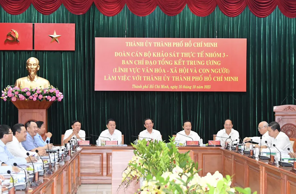 Quang cảnh buổi làm việc. Ảnh: VIỆT DŨNG