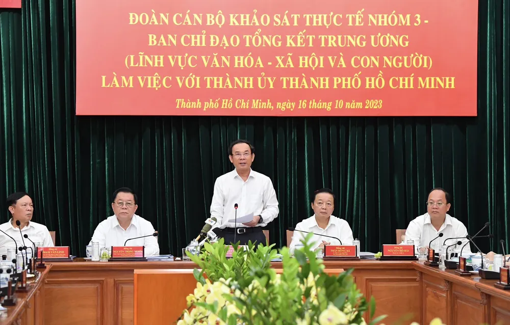 Bí thư Thành ủy TPHCM Nguyễn Văn Nên phát biểu. Ảnh: VIỆT DŨNG