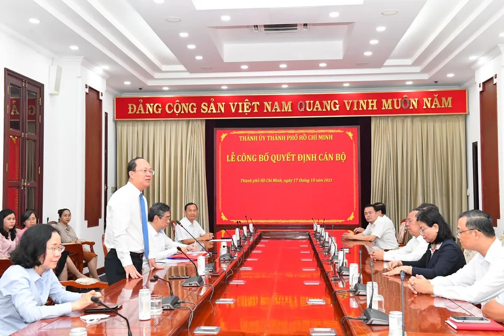 Phó Bí thư Thành ủy TPHCM Nguyễn Hồ Hải phát biểu giao nhiệm vụ. Ảnh: VIỆT DŨNG