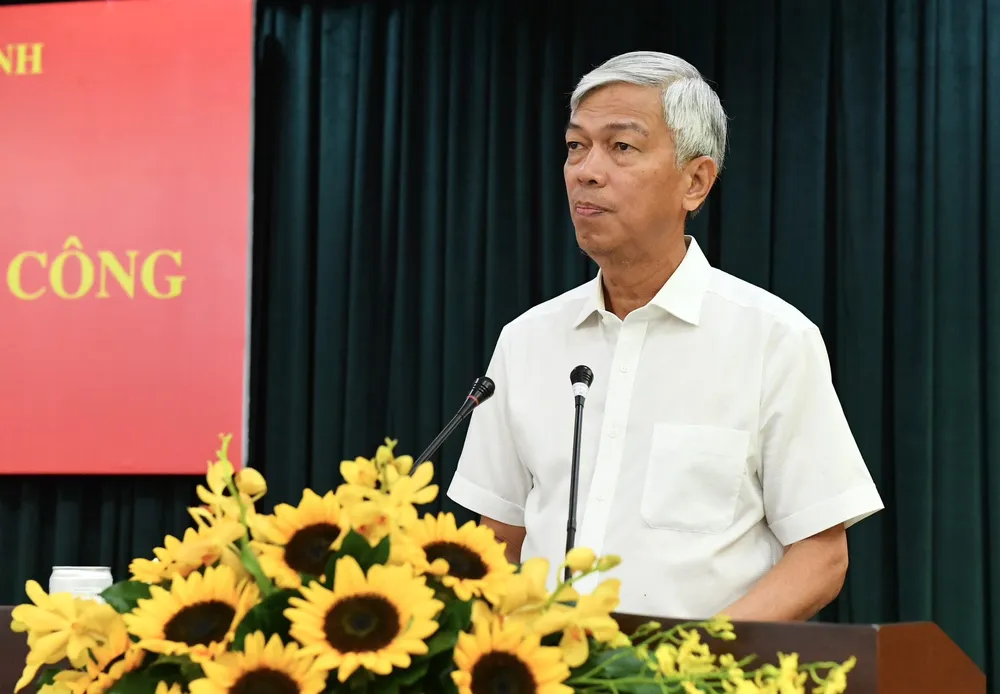 Phó Chủ tịch UBND TPHCM Võ Văn Hoan báo cáo tiến độ giải ngân vốn đầu tư công. Ảnh: VIỆT DŨNG Phó Chủ tịch UBND TPHCM Võ Văn Hoan báo cáo tiến độ giải ngân vốn đầu tư công. Ảnh: VIỆT DŨNG