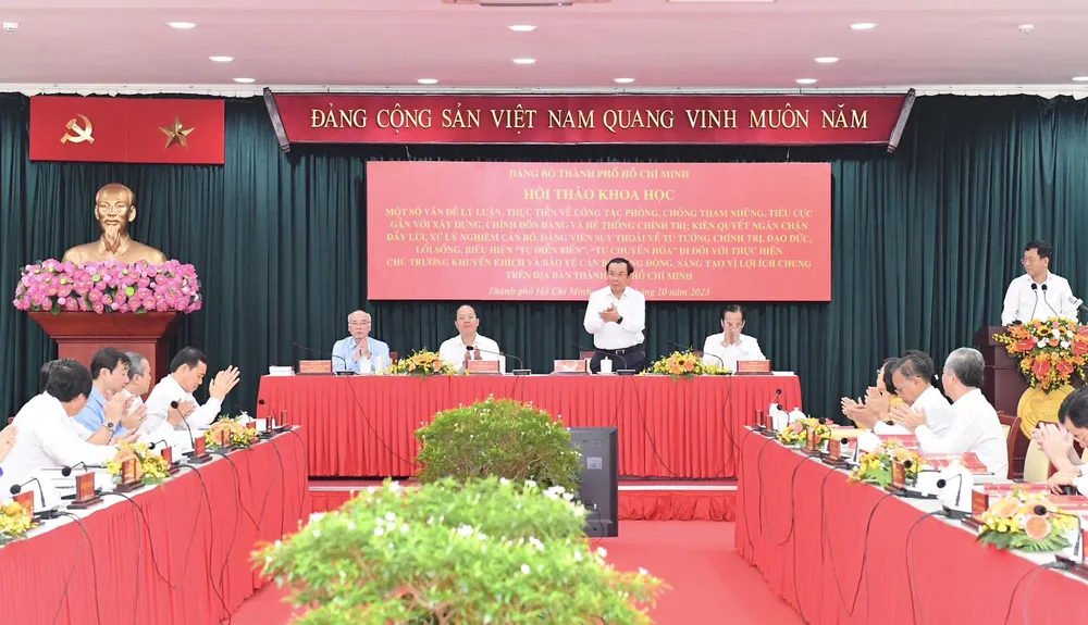 Bí thư Thành ủy TPHCM Nguyễn Văn Nên chủ trì hội thảo khoa học. Ảnh: VIỆT DŨNG Bí thư Thành ủy TPHCM Nguyễn Văn Nên chủ trì hội thảo khoa học. Ảnh: VIỆT DŨNG